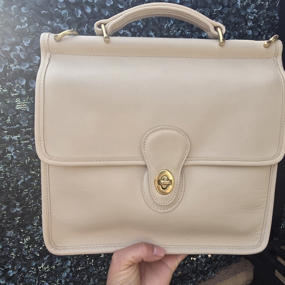 Vintage Coach Cream Leather Women's Bag - Picture 16 of 16